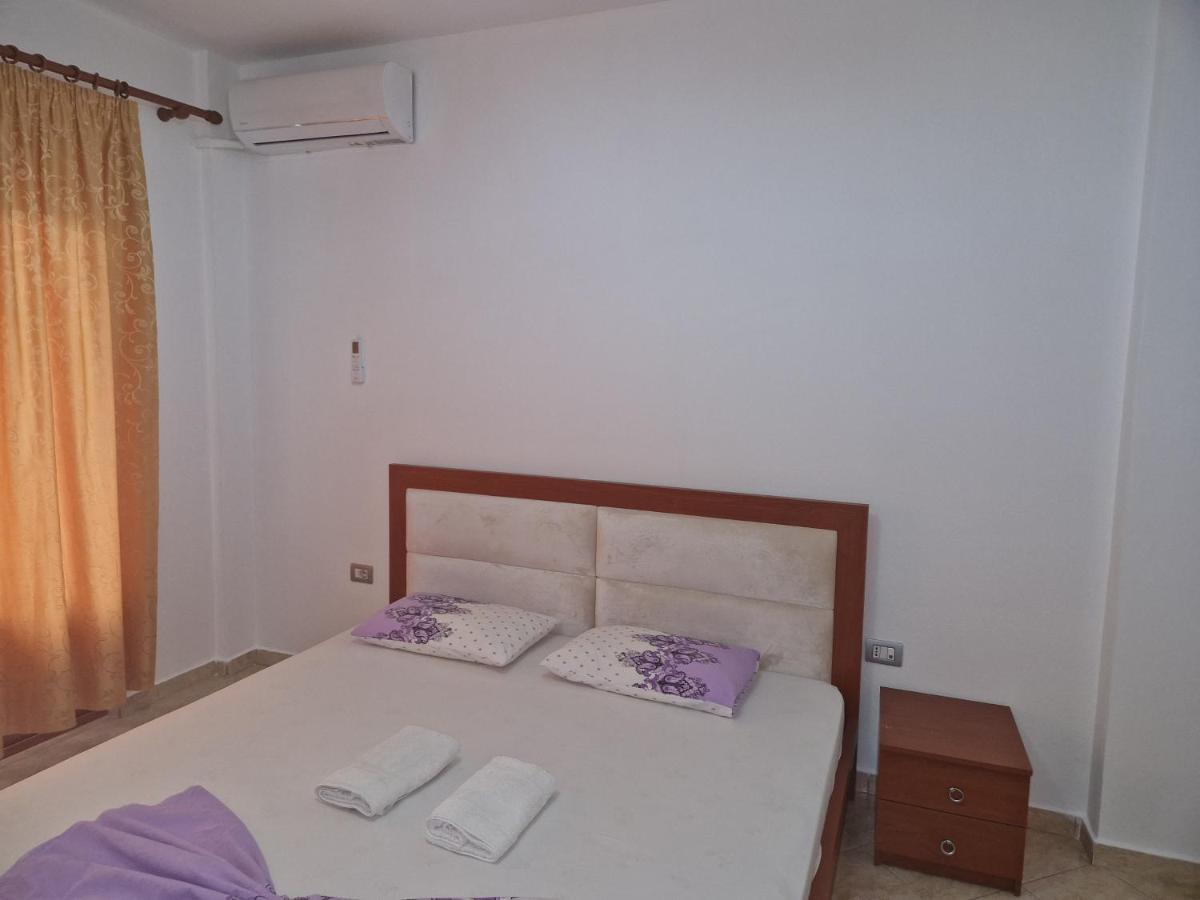 Guest House "Pisha" Durrës Exteriör bild